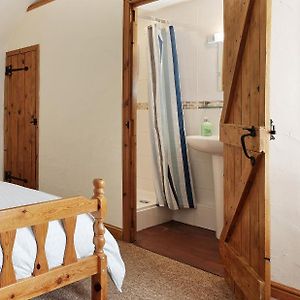 Twin Room Bathroom